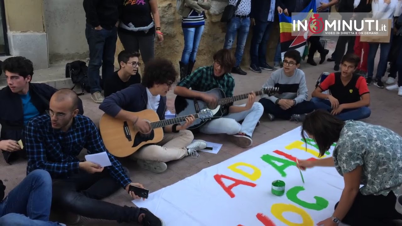 Ad Alta Voce si canta “Bella ciao” contro la povertà