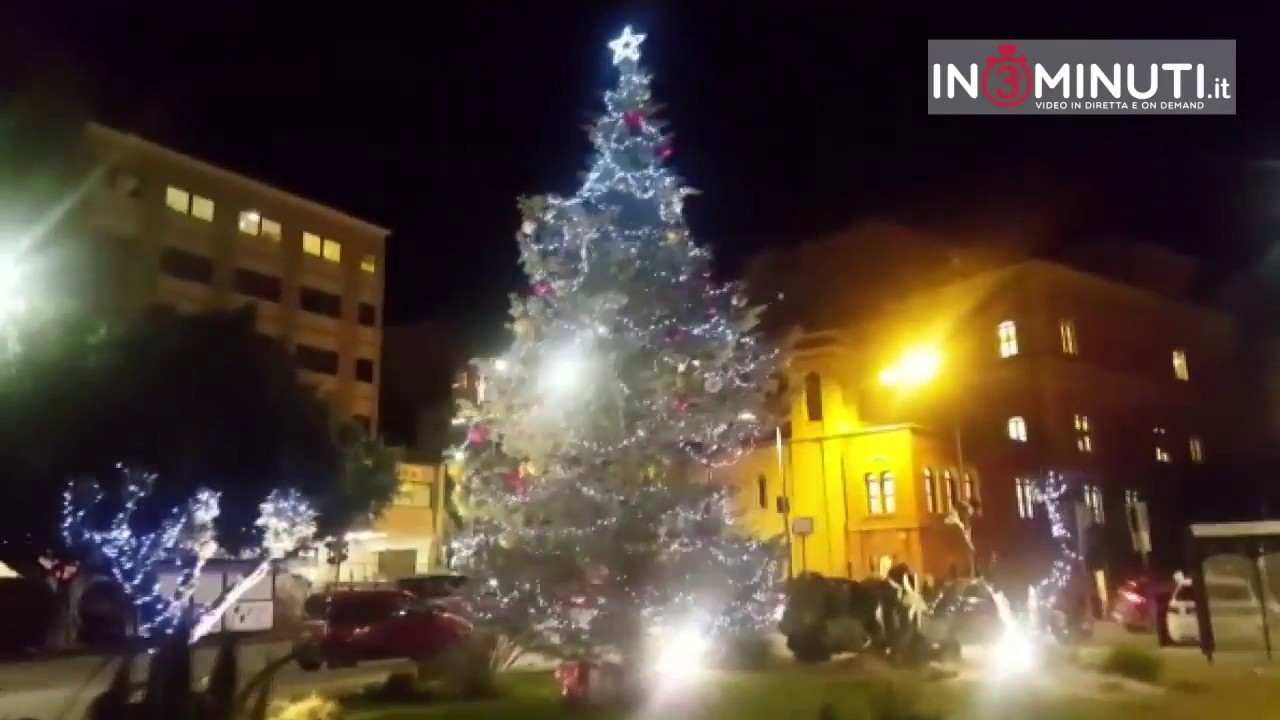 Agrigento. Albero di natale in piazza stazione