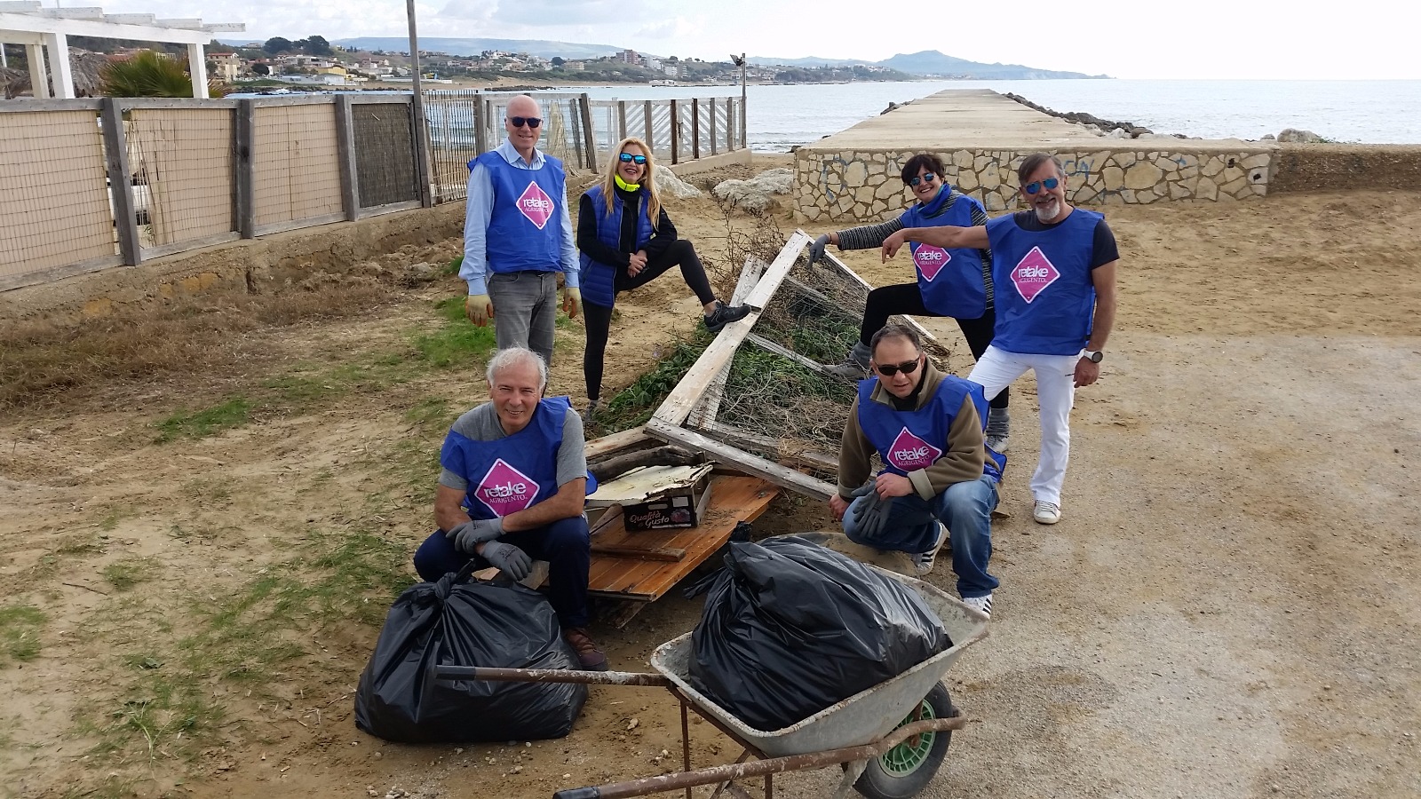 Retake Agrigento bonifica un tratto dell’area antistante l’ex eliporto di San Leone