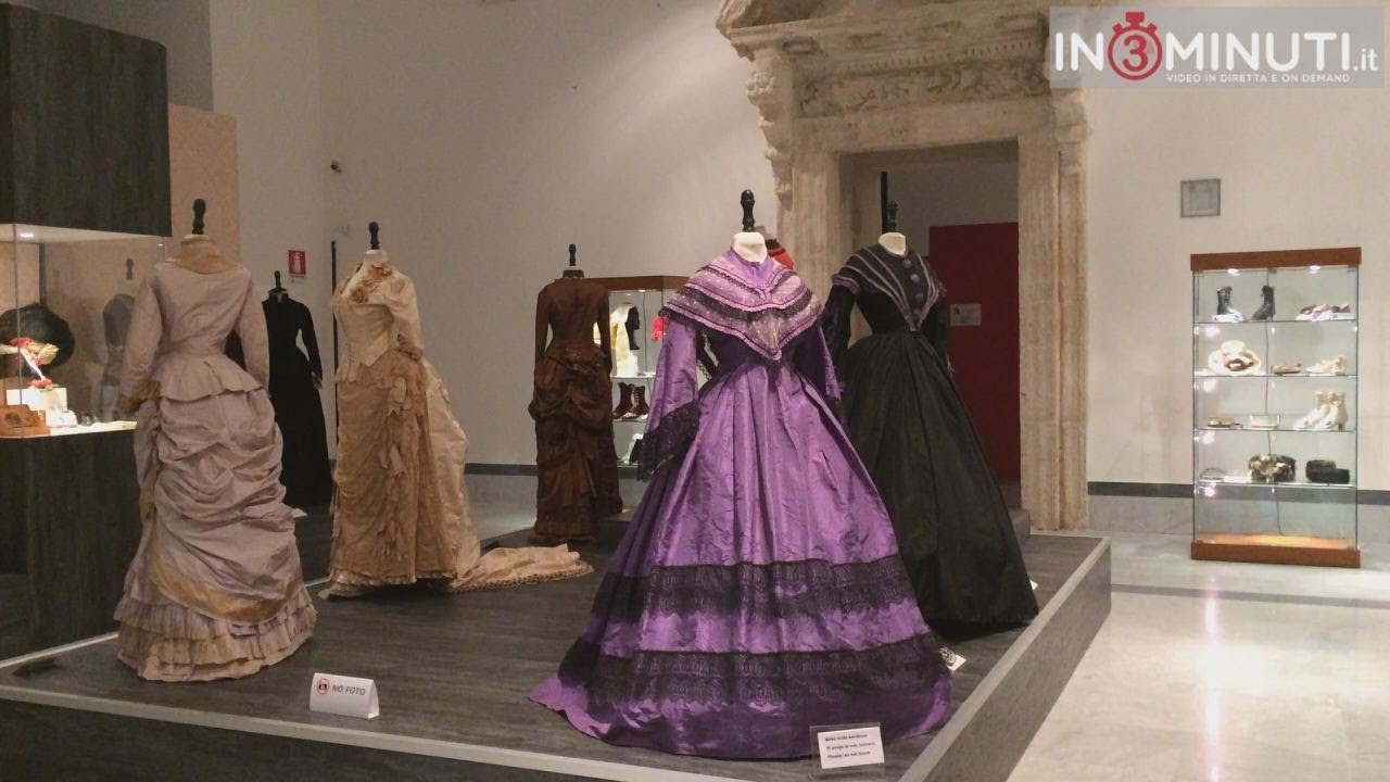 Palazzo Moncada: ABITI DELLE ANTICHE MANIFATTURE TESSILI XVIII-XX  Collezione Raffaello Piraino. Di Lavinia Napoli