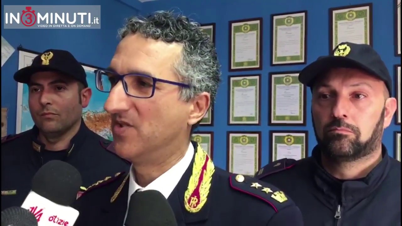 Il Vice Questore aggiunto Cesare Castelli, illustra la brillante operazione della squadra volanti del commissariato di P.S di Porto Empedocle.