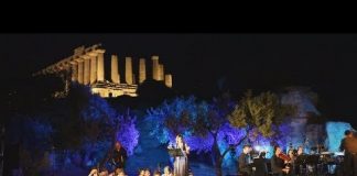 In collaborazione tra Parco archeologico Valle dei Tempi di Agrigento, Coop. Culture, Associazione Freon di ROMA e Istituto Superiore di Studi Musicali A. Toscanini si è svolto ieri sera, 19 luglio, lo spettacolo “Il fanciullo e gli incantesimi” per voce narrante e ensemble liberamente tratto da L’Enfant et le sortilèges di Maurice Ravel con la regia di Giusi Cataldo e musiche originali dei compositori Mauro Cardi, Giulio Castagnoli, Azio Corghi, Matteo D’Amico, su Prologo di Sandro Cappelletto, eseguite dall’Ensemble di Musica da Camera dell’Istituto Toscanini diretto dal M° Stefano Cardi.