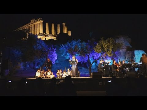 IL FANCIULLO E GLI INCANTESIMI. Giusi Cataldo, “è il sogno di tutti recitare in un posto così magico”