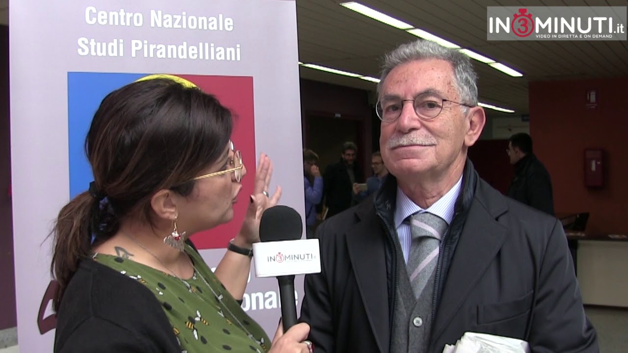 55° Convegno Internazionale di Studi Pirandelliani Pasquale Guaragnella, ordinario di Letteratura italiana Università di Bari al microfono di Monica Brancato