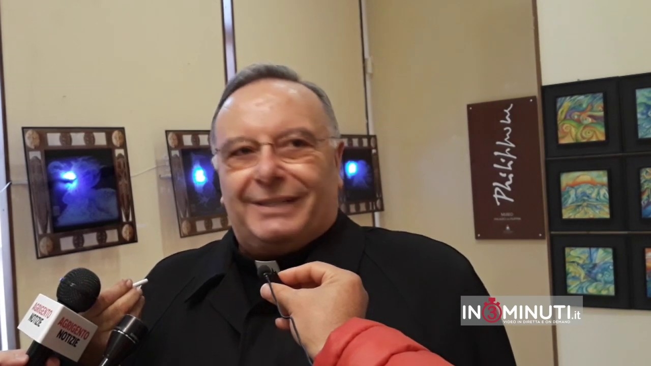 Le Grida Silenziose di Giacoma Venuti Giko, Don Franco Montenegro visita la mostra