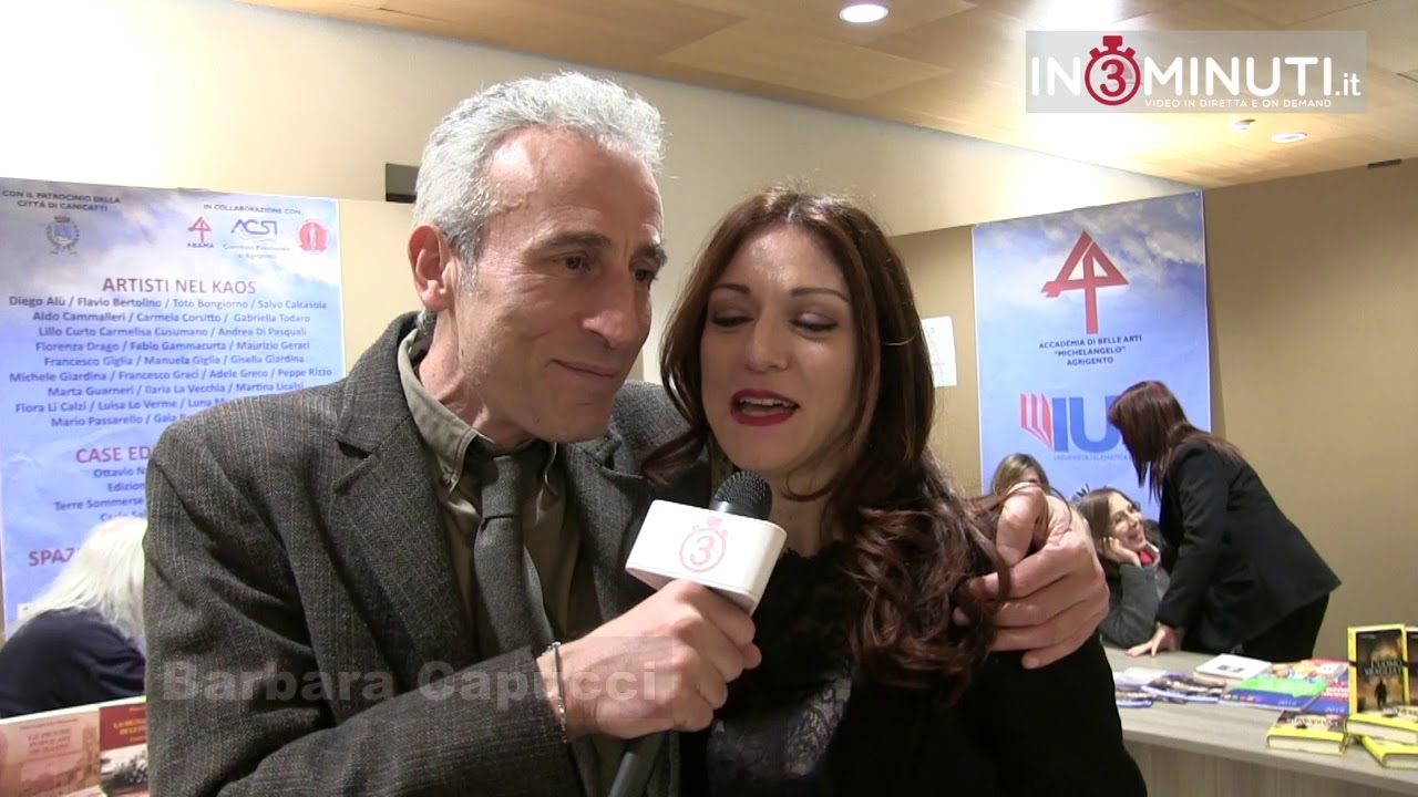 Kaos, festival dell’editoria e dell’identità siciliana, Barbara Capucci premiata da Gaetano Aronica