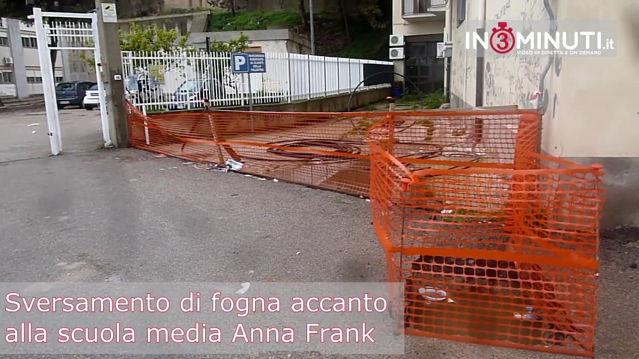 Sversamento di fogna accanto alla scuola media Anna Frank