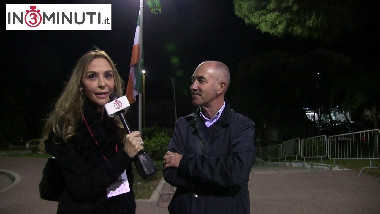 Ombretta è rimasta affascinata dal MANDORLO IN FIORE, chiedeva notizie al "vecchio" Nino