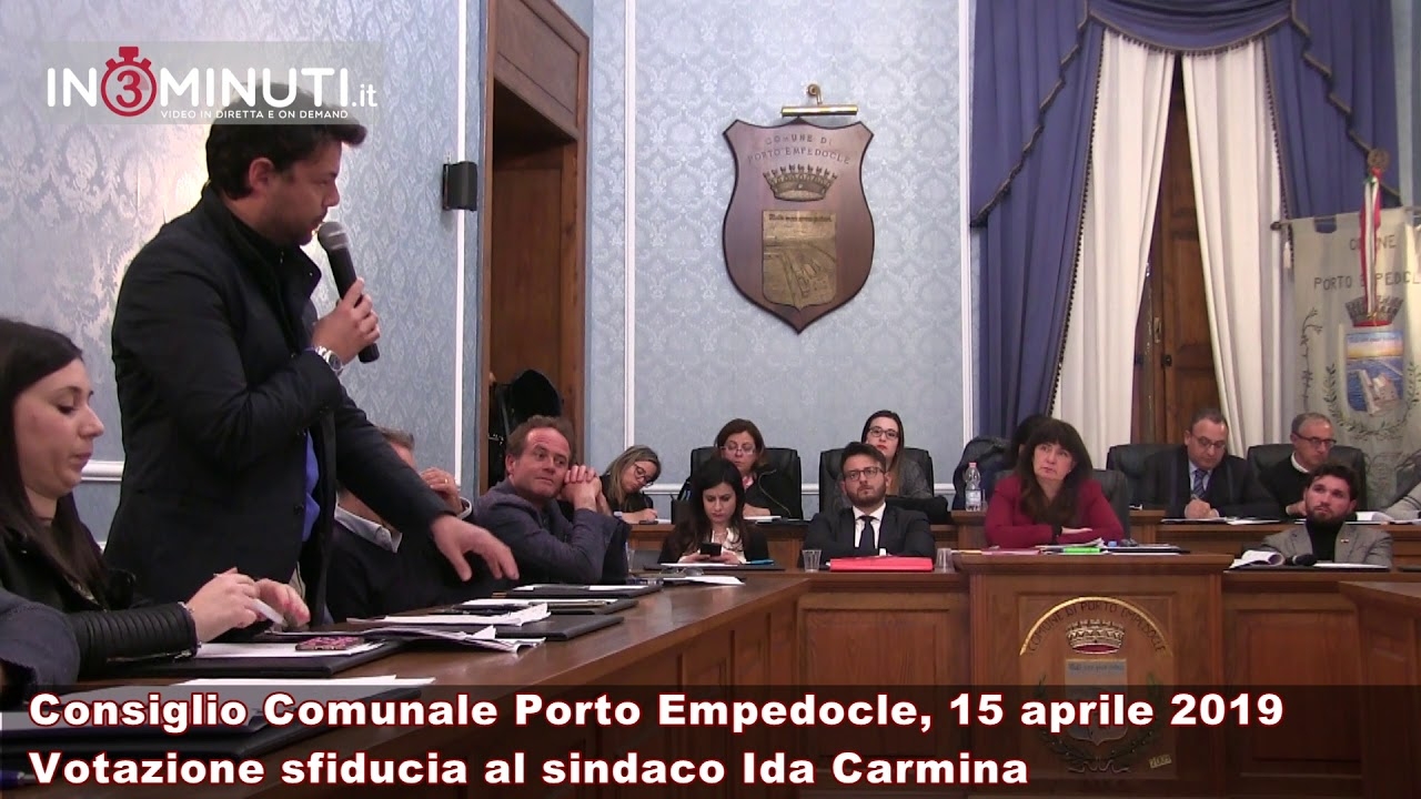 Bocciata la sfiducia al sindaco di Porto Empedocle Ida Carmina, Salvatore Ersini