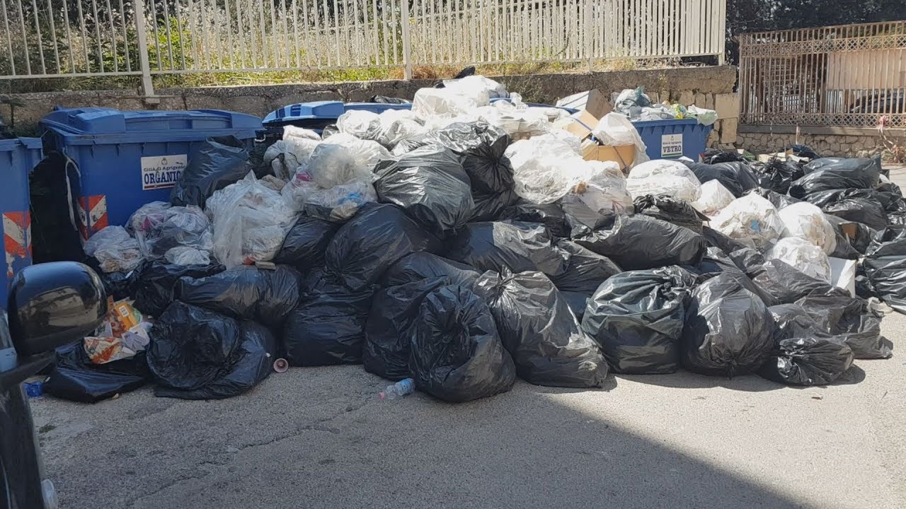 Discarica nell’ex Ospedale di Agrigento, oggi centro direzionale regionale, ne abbiamo parlato con Nello Hamel, Assessore Ambiente Comune Agrigento