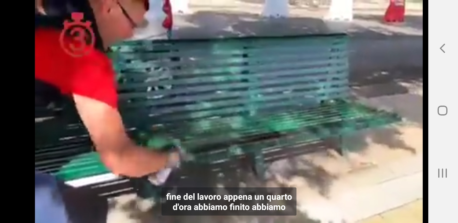Viale della Vittoria, Giuseppe Di Rosa “sistema la panchina” 📹 VIDEO