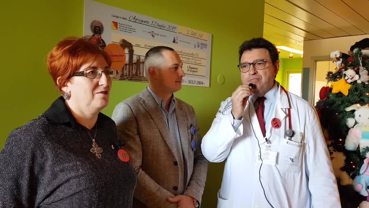 Raccolti 5.560,00€ che sotto forma di apparecchiature elettro medicali, sono stati consegnati nelle mani del primario di pediatria Dott. Giuseppe Gramaglia da Biagio Licata