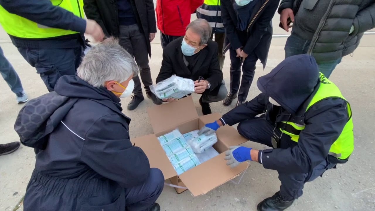 Coronavirus atterrato a Palermo carico di 40 t di dispositivi acquistato dalla Regione VIDEO