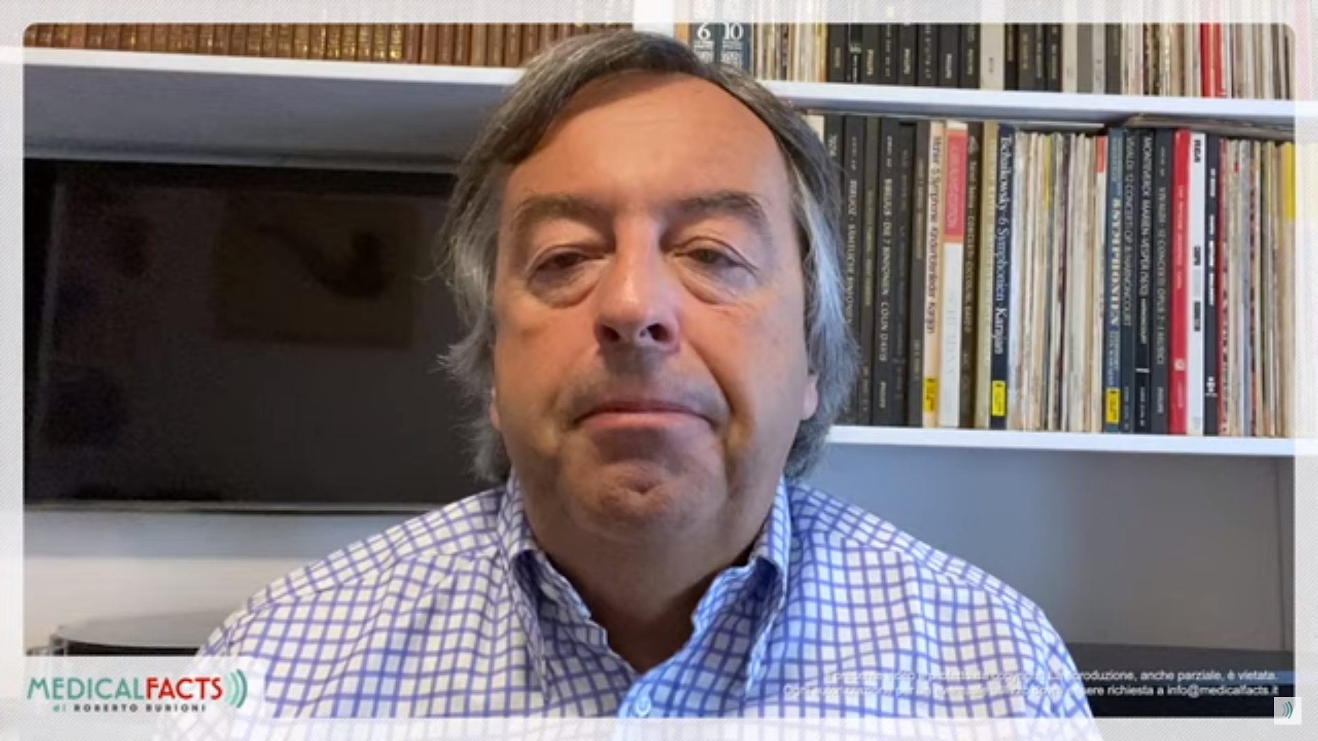 Nella fase 2 dovremo mettere la mascherina, in questo video Roberto Burioni spiega come si tratti di un atto di responsabilità e invita le istituzioni a renderle disponibili per tutti