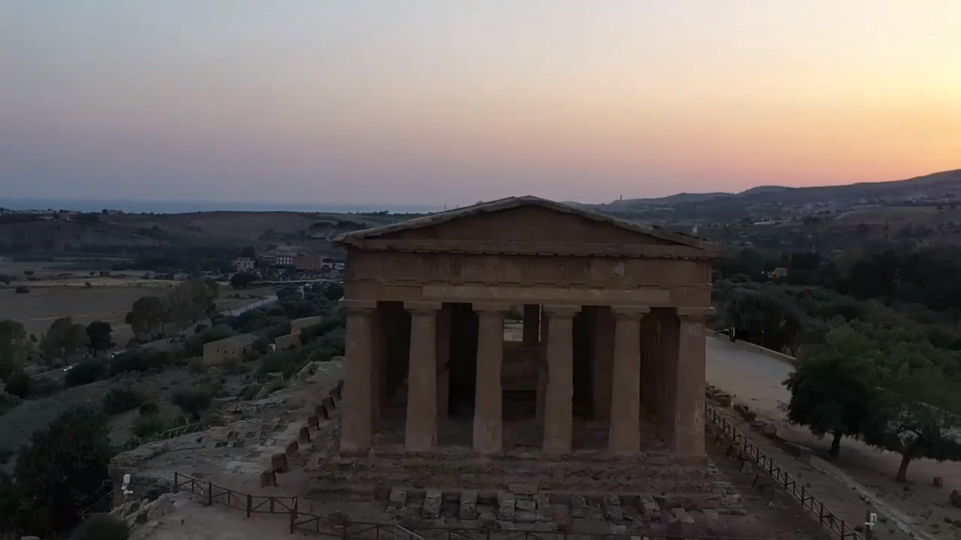 La Valle dei Templi si presenta agli Istituti Italiani di Cultura all’estero Un unicum straordinario di archeologia, studi, paesaggio, colture recuperate.