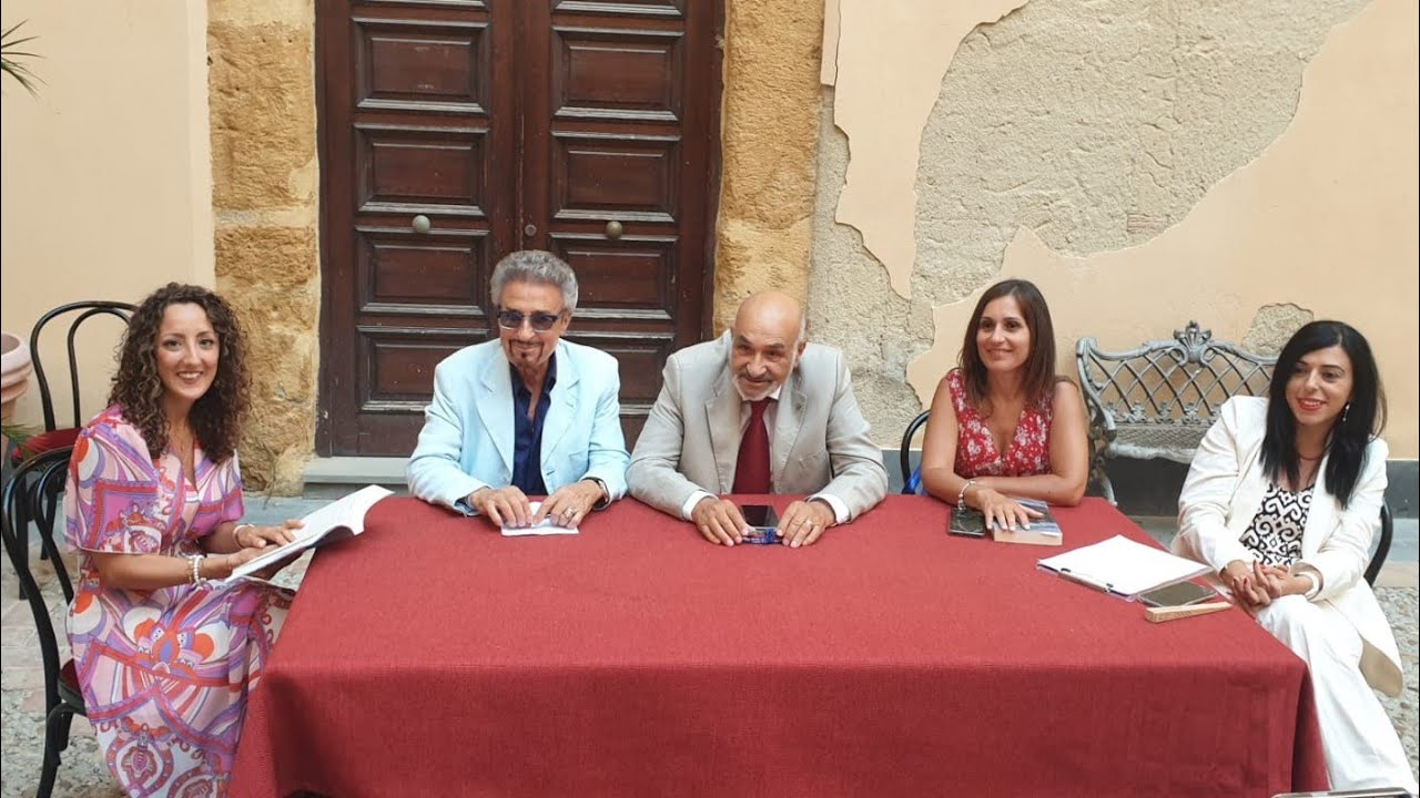 “Parigi I XII Apostoli del Marais – Chi ha ucciso il Cristo dell’anno 2000”