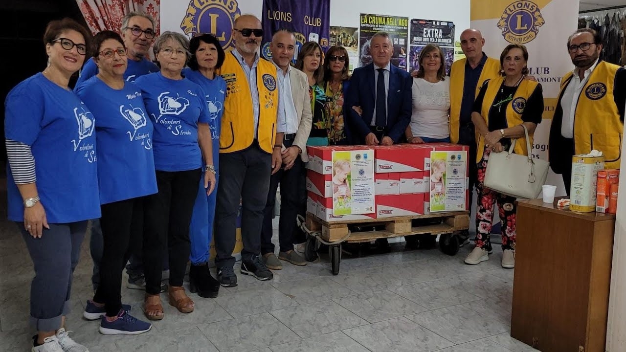 Il Lions Club Agrigento Chiaramonte ha donato oltre duecento litri di latte ai Volontari di Strada
