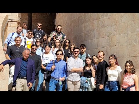 Studenti e docenti del corso di Laurea in Architettura e Progetto nel Costruito alle Poste