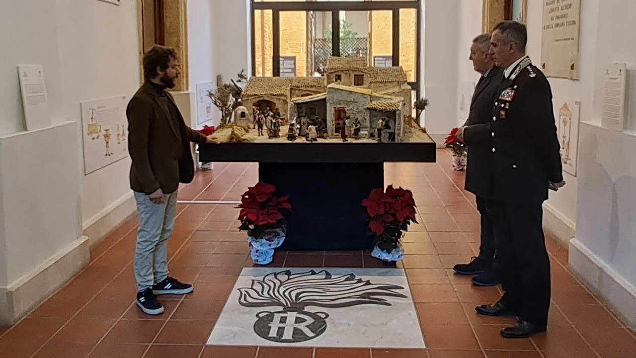 Presepe artistico in mostra all’ingresso della Caserma dei Carabinieri “Biagio Pistone”