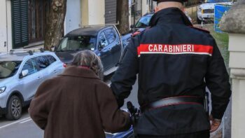 DUE TRUFFE AGLI ANZIANI SVENTATE: LA PRONTEZZA DELLE VITTIME E LE CAMPAGNE DI SENSIBILIZZAZIONE DELL’ARMA EVITANO IL PEGGIO