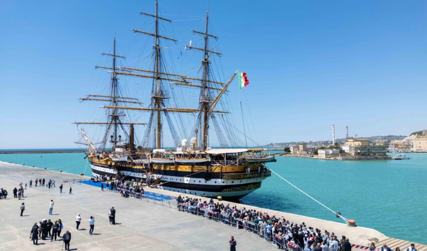 Quasi 20.000 visitatori per la tappa di Porto Empedocle del Tour Mediterraneo Vespucci