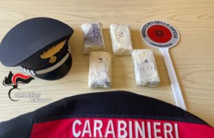 LAMPEDUSA – SBARCA CON OLTRE 1 KG DI COCAINA OCCULTATA IN UN CUSCINO: ARRESTATO UN 26ENNE