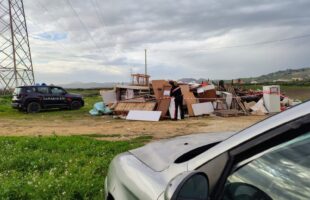 Carabinieri scoprono discarica abusiva  ad Aragona,un uomo denunciato