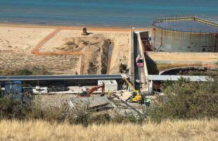 PORTO EMPEDOCLE – DISSALATORE ACQUA MARINA SULLA SPIAGGIA DI MARINELLA DENUNCIA CIVICA SUL DECRETO COMMISSARIALE N. 42 DEL 17 DICEMBRE 2025. RICHIESTA DI CONVOCAZIONE DI UN CONSIGLIO COMUNALE STRAORDINARIO ED URGENTE IN SEDUTA APERTA
