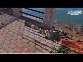 Crollata la pista ciclabile a San Leone (video MareAmico)