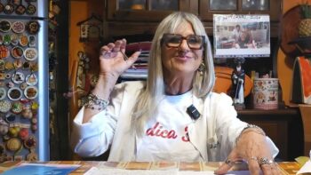 “…dica 34” di e con Simona Carisi_ “non è solo un piccolo verme” (video 18)