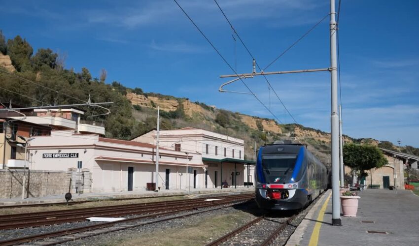 MANDORLO IN FIORE 2026: TRENI STRAORDINARI TRA AGRIGENTO, LA VALLE DEI TEMPLI E PORTO EMPEDOCLE