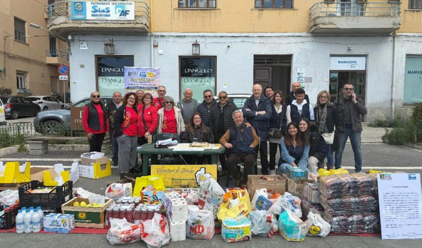 PASQUA DI SOLIDARIETA’, PIU’ DI CENTO CUORI ADERISCONO ALL’APPELLO DEL MCL E PATRONATO SIAS PER UNA RACCOLTA ALIMENTARE A FAVORE DEI VOLONTARI DI STRADA 